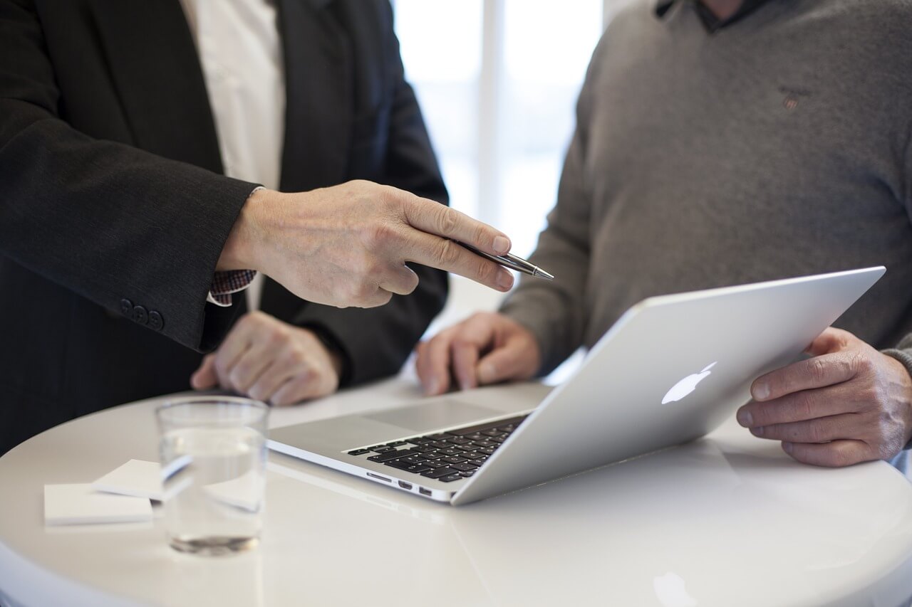 consulting-3031678_1280-2